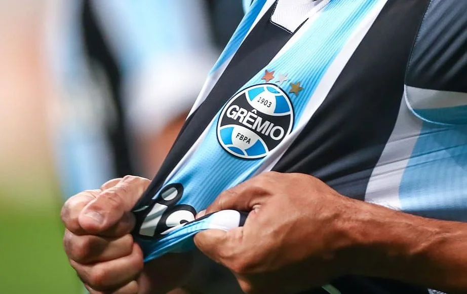 Grêmio rescinde contrato do goleiro Tiago Volpi e outros atletas fora dos planos.