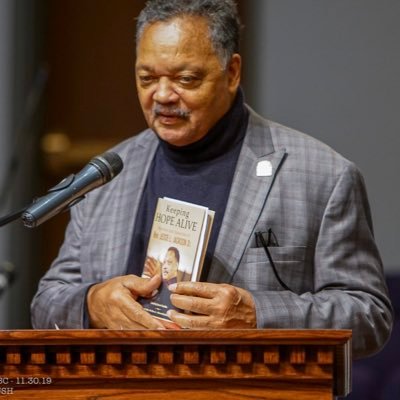 Rev. Jesse Jackson, ministro batista e ativista dos direitos civis, faleceu aos 84 anos. Foto: Reprodução/ X @revjjackson