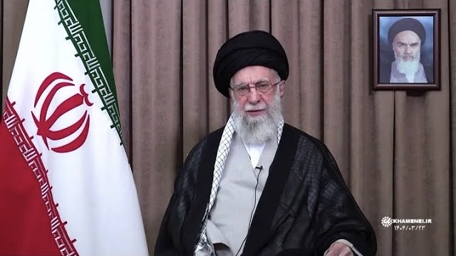 Donald Trump anuncia a morte do aiatolá Khamenei após bombardeios no Irã. Foto: Reprodução/YouTube
