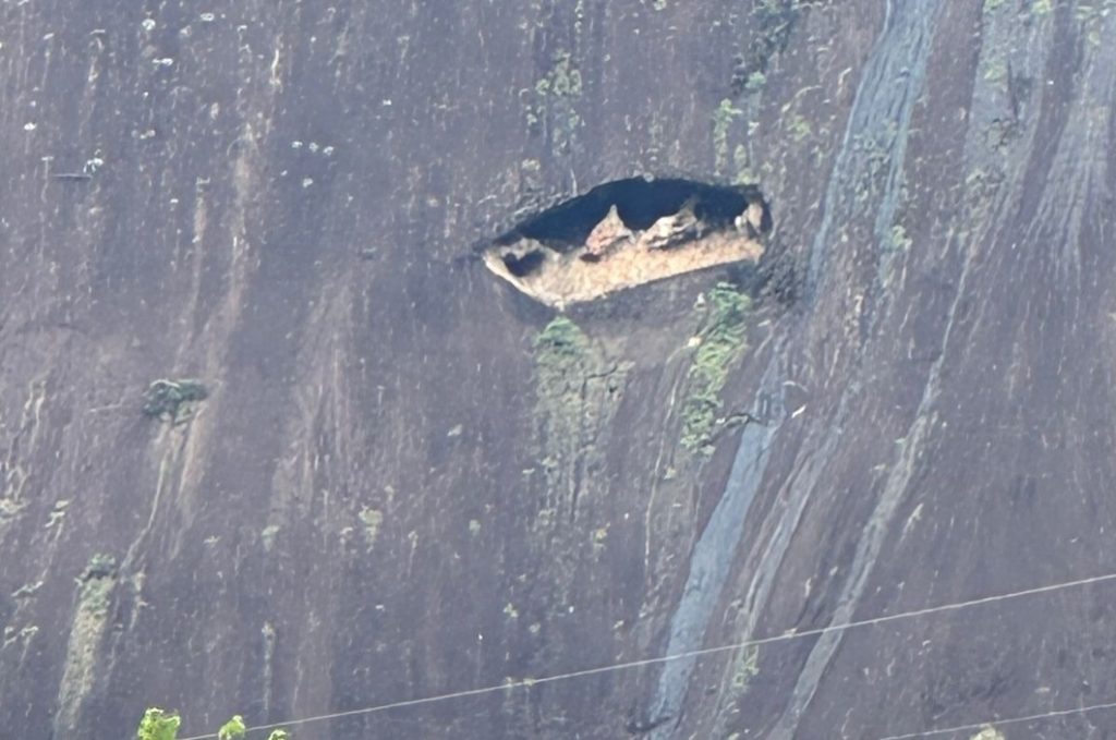 Alto Misterioso: belezas naturais em São Roque do Canaã Alto Misterioso: belezas naturais em São Roque do Canaã