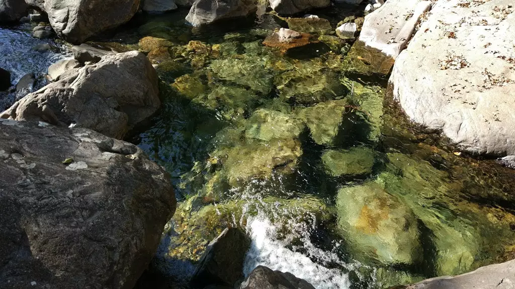 Descubra a Cachoeira do Rogério entre as Montanhas de Iúna