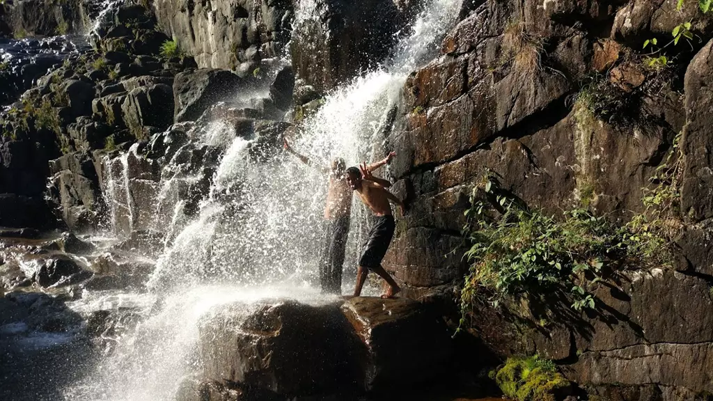 Descubra a Cachoeira do Rogério entre as Montanhas de Iúna