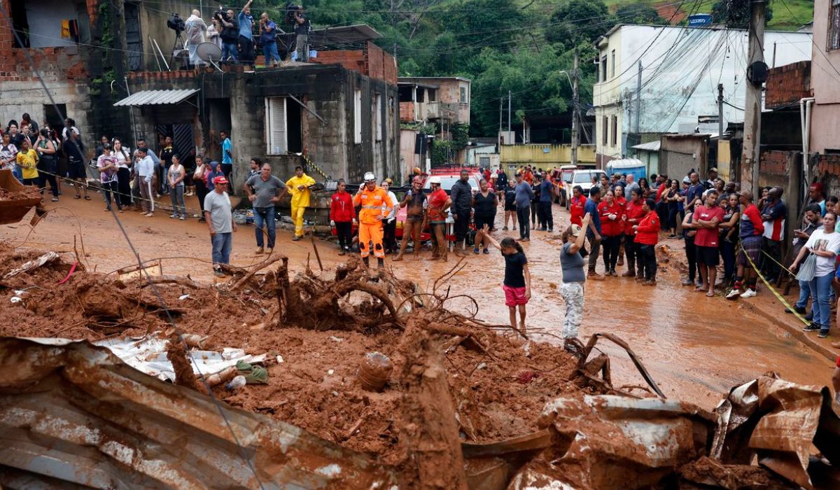 Deslizamentos e enchentes, causados pelas fortes chuvas que atingem a Zona da Mata mineira desde segunda-feira (23), deixaram 64 mortos: 58 em Juiz de Fora e seis no município de Ubá. Foto: Tânia Rêgo/ Agência Brasil