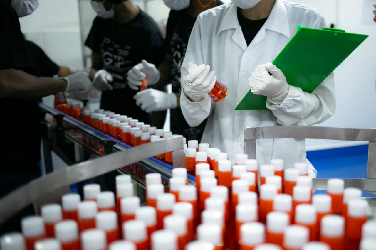 Linha de produção de cosméticos da Ybera