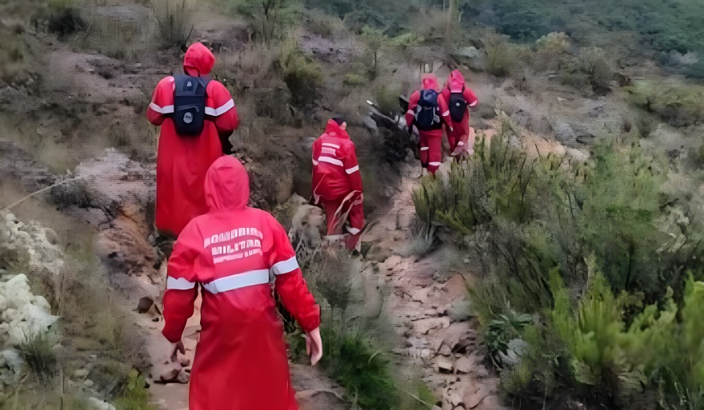 Os irmãos que estavam desaparecidos no Pico da Bandeira, no Parque Nacional do Caparaó, em Dores do Rio Preto, no Espírito Santo, foram localizados. Foto: Corpo de Bombeiros