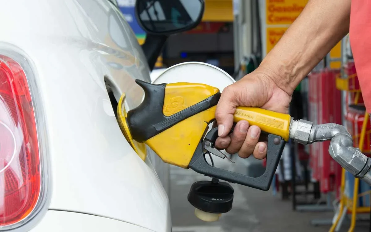Inflação oficial de janeiro de 2025 é influenciada pela alta da gasolina e conta de luz.