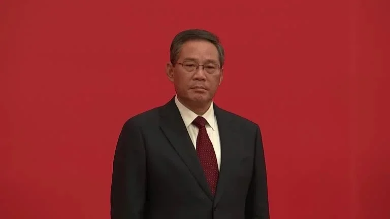 Primeiro-ministro da China, Li Qiang, fala sobre uso comercial da inteligência artificial.