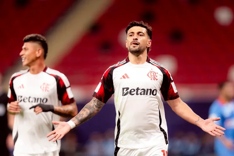 Flamengo derrota Madureira no Maracanã e avança na semifinal do Campeonato Carioca.
