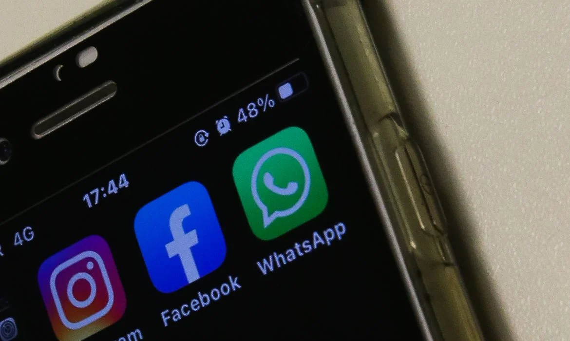 CPI do Senado investiga lucros da Meta com crimes nas redes sociais.