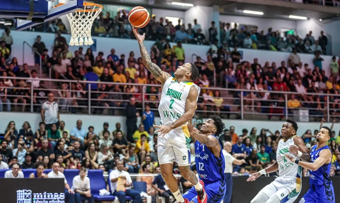 Seleção brasileira vence a Venezuela e mantém aproveitamento nas Eliminatórias para a Copa do Mundo. Foto: Divulgação/FIBA Americas/Direitos Reservados