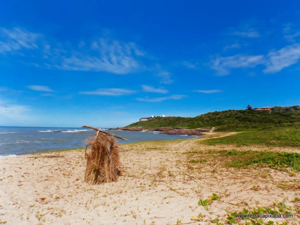 Praia de Tiquiçaba: tranquilidade no balneário de Ubu, em Anchieta
