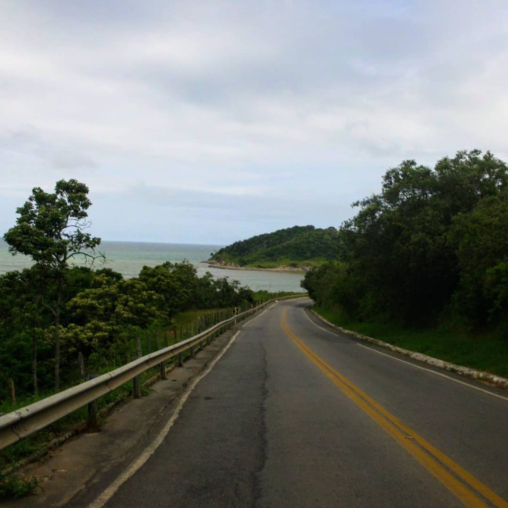 Praia do Martins: cenário perfeito para contemplar o litoral sul capixaba