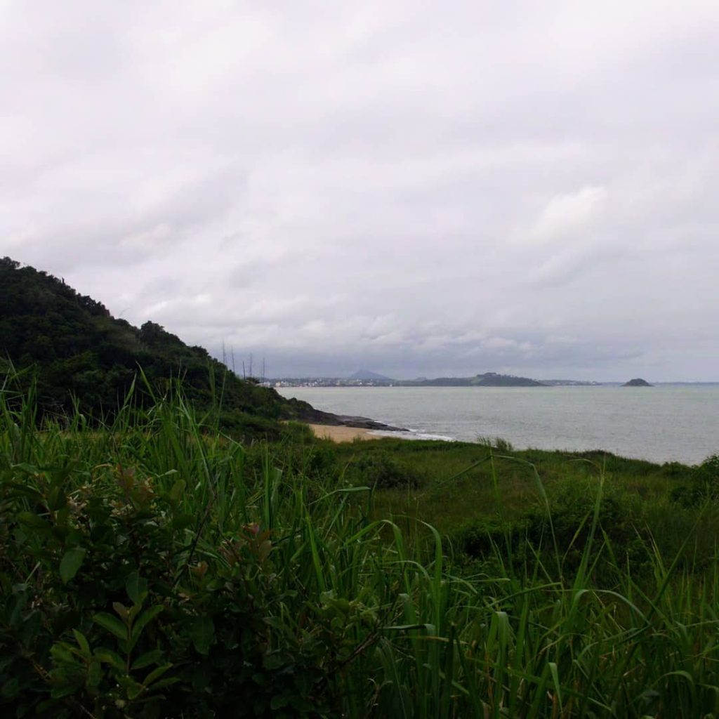 Praia do Martins: cenário perfeito para contemplar o litoral sul capixaba
