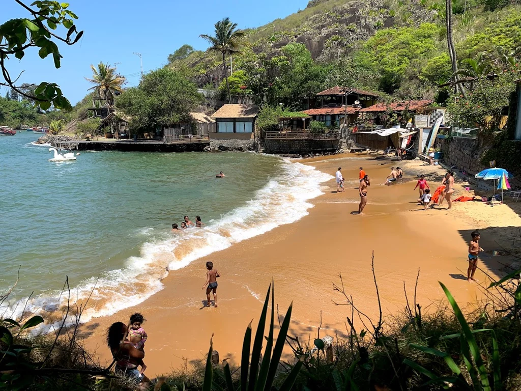 Praia do Bananal: tranquilidade e contato com a natureza em Vila Velha Praia do Bananal: tranquilidade e contato com a natureza em Vila Velha