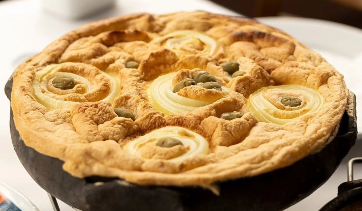 No Bar e Restaurante Pirão, a torta capixaba vem nos sabores tradicional e bacalhau, e é preparada com ingredientes frescos e de qualidade, incluindo bacalhau, palmito, camarão, ostra, siri, lula e sururu. Foto: @restaurantepirao