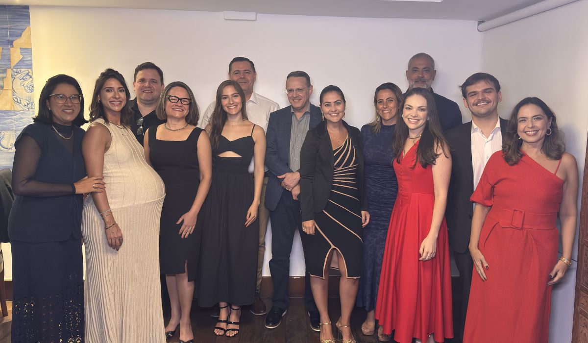 O encontro contou com a presença dos sócios do escritório Sérgio Carlos de Souza, Rodrigo Carlos de Souza, Chrisciana Oliveira Mello, Mariana Martins Barros, Marcello Gonçalves Freire, Rodrigo Silva Mello, Rovena R. S. Locatelli Dias, Roberta Conti R. Caliman, Patricia de Almeida Fernandes de Souza, Amanda Oliveira Rosetti, Letícia Stein Carlos de Souza, Davi Oliveira Mello e Hellen da Silva Rodrigues. Foto: divulgação/ Carlos de Souza Advogados