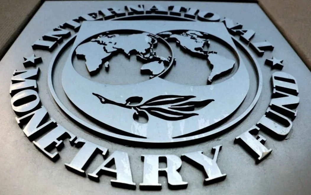 FMI destaca impacto da guerra no Oriente Médio sobre preços de energia e mercados financeiros.