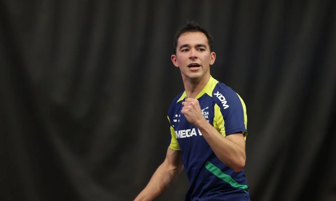 Hugo Calderano derrota Lubomir Jancarik por 3 a 0 na Copa do Mundo de Tênis de Mesa.