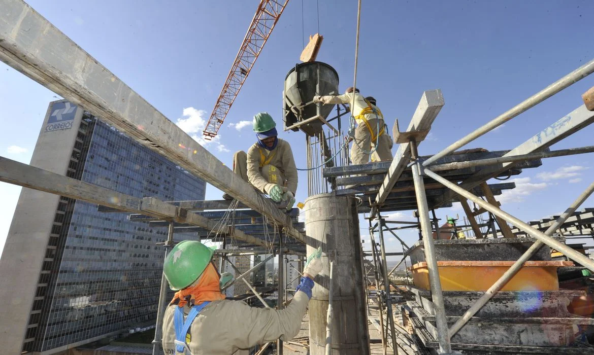 Estimativas do mercado financeiro para inflação e PIB em 2026 permanecem inalteradas.