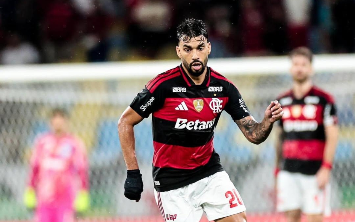 Lucas Paquetá se machuca durante partida e passa por exames médicos no Flamengo.