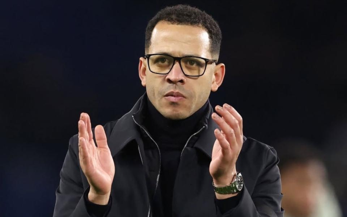 Chelsea anuncia demissão de Liam Rosenior e nomeia Calum McFarlane como interino.