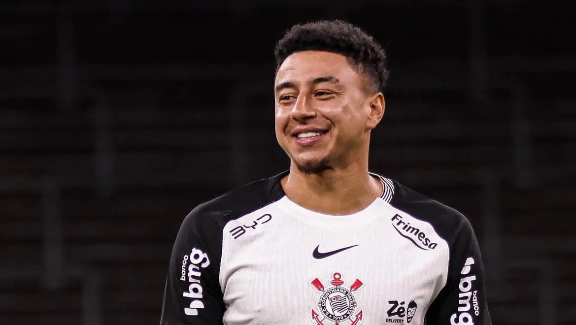 Jesse Lingard, meia do Corinthians, fala sobre sua experiência no futebol brasileiro.