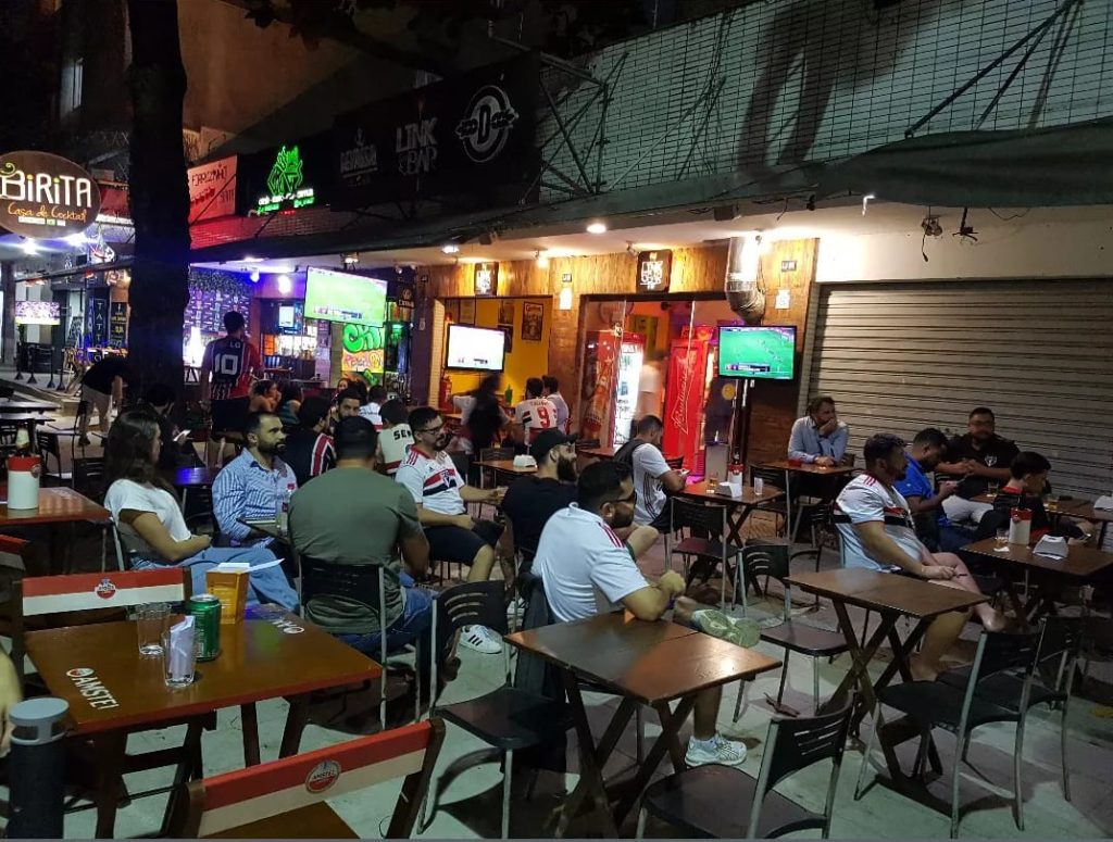 Rua da Lama: conheça o coração universitário de Vitória