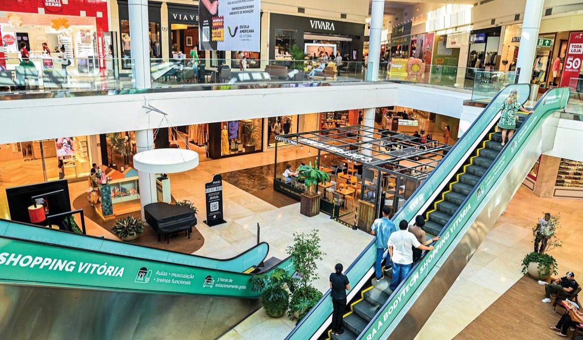 Shopping Vitória funciona com horários diferenciados: lojas das 14h às 21h e alimentação e lazer das 11h às 22h. Foto: Arthur Louzada