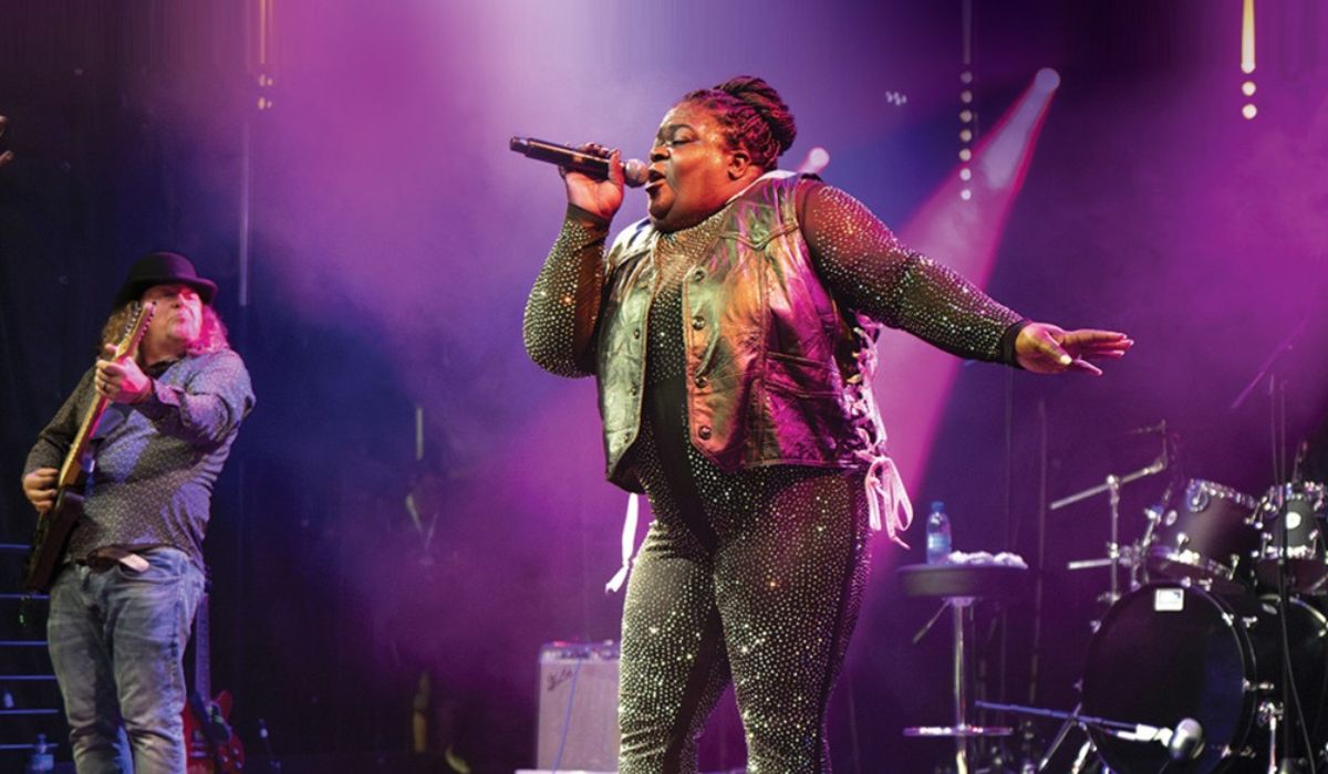O público poderá aproveitar a 1ª edição do Itaúnas Jazz e Blues, com shows de jazz e blues de frente para o mar e muita música boa com Lady Trucker. Foto: divulgação.