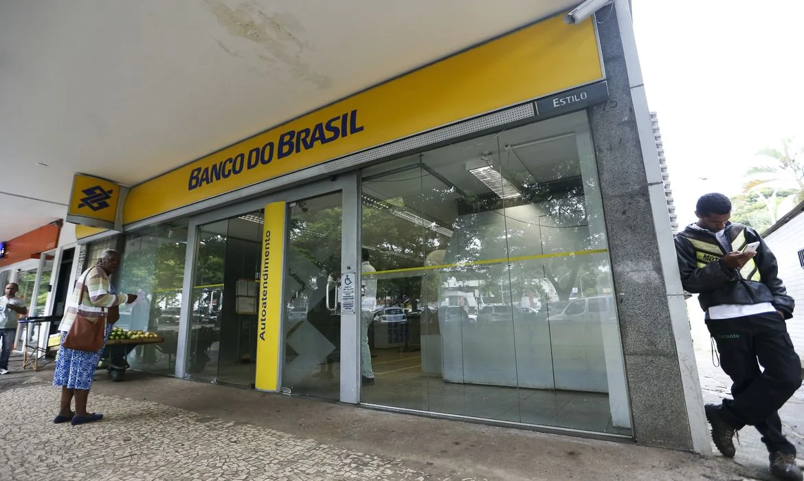 Banco do Brasil anuncia prorrogação de prazo para renegociação de dívidas até 30 de abril.