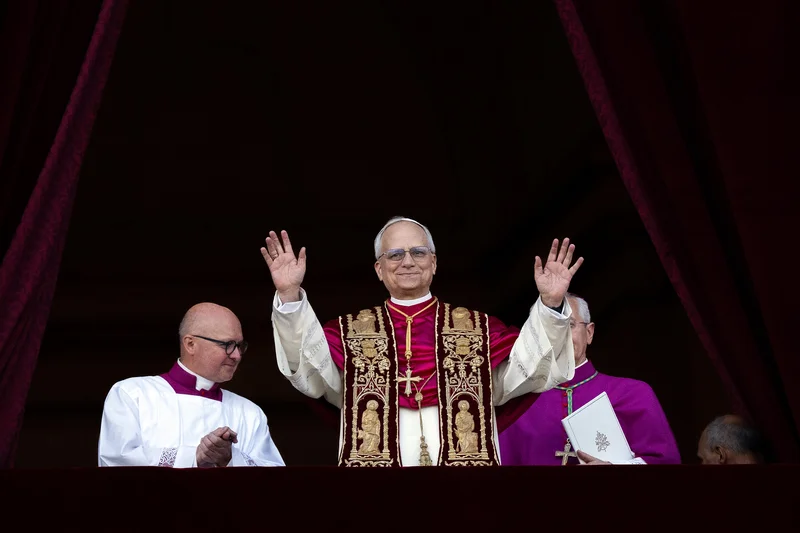 Conferência Nacional dos Bispos do Brasil apoia Papa Leão XIV contra críticas de Donald Trump.