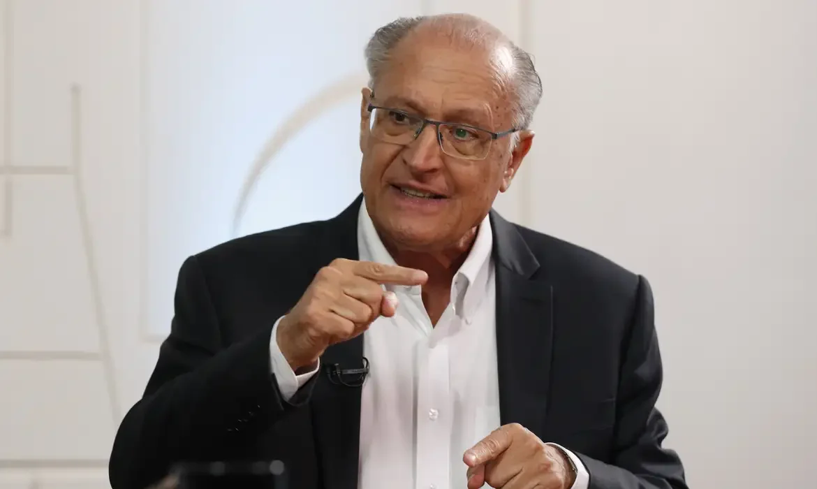 Vice-presidente Alckmin comenta sobre subsídio ao diesel e adesão dos estados.