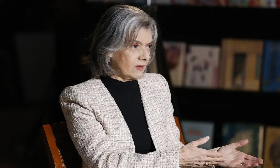 Ministra Cármen Lúcia fala sobre ataques machistas que recebe diariamente.