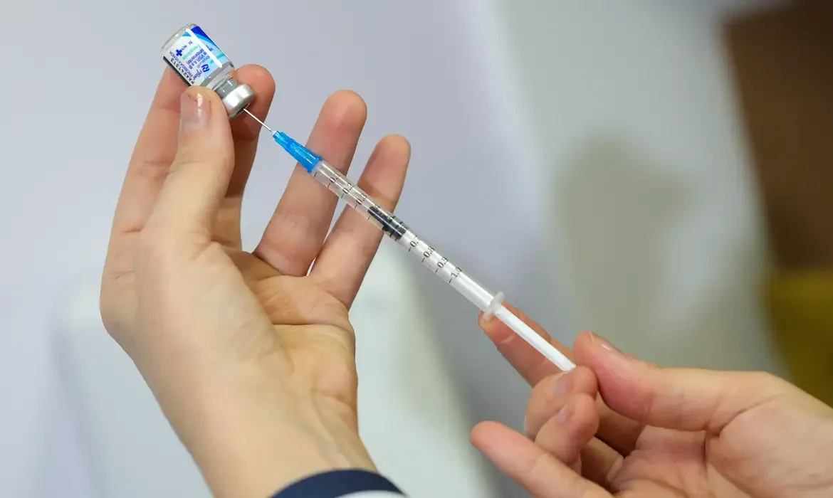 Casos de vírus sincicial respiratório geram alerta em 18 estados brasileiros.