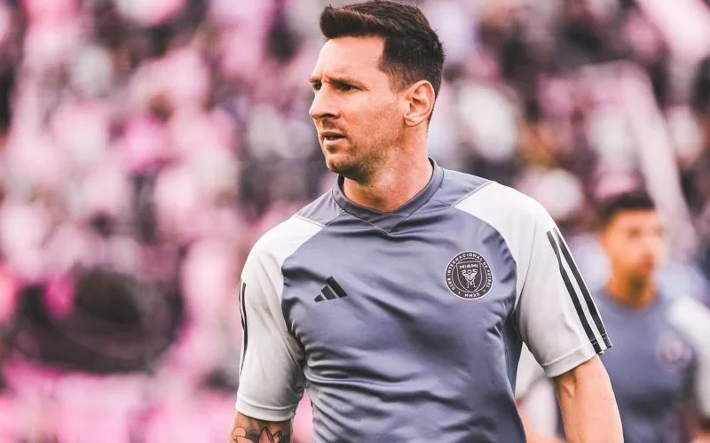 Lionel Messi assume a propriedade do clube UE Cornellà na Catalunha para desenvolver jovens promessas.