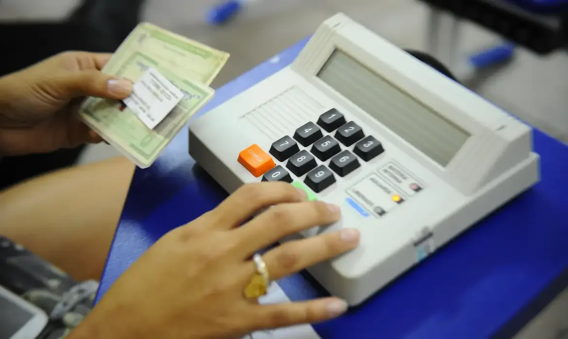 Prazo para regularização de pendências eleitorais termina em 6 de maio para eleições de 2026.