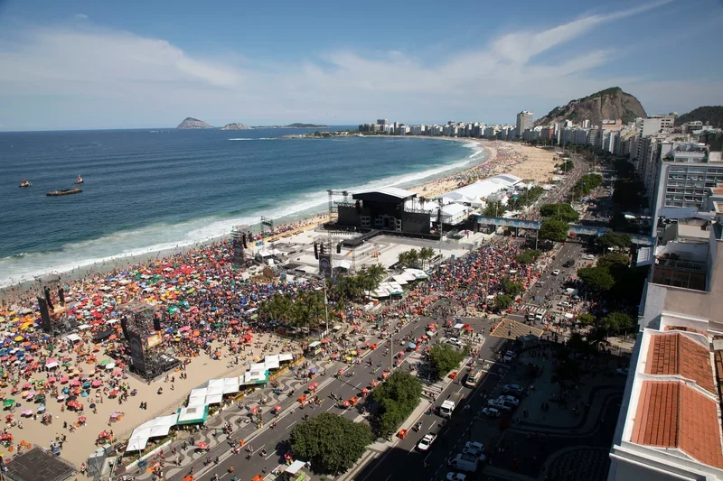 Show da cantora Shakira em Copacabana com segurança e transporte especial para o evento.