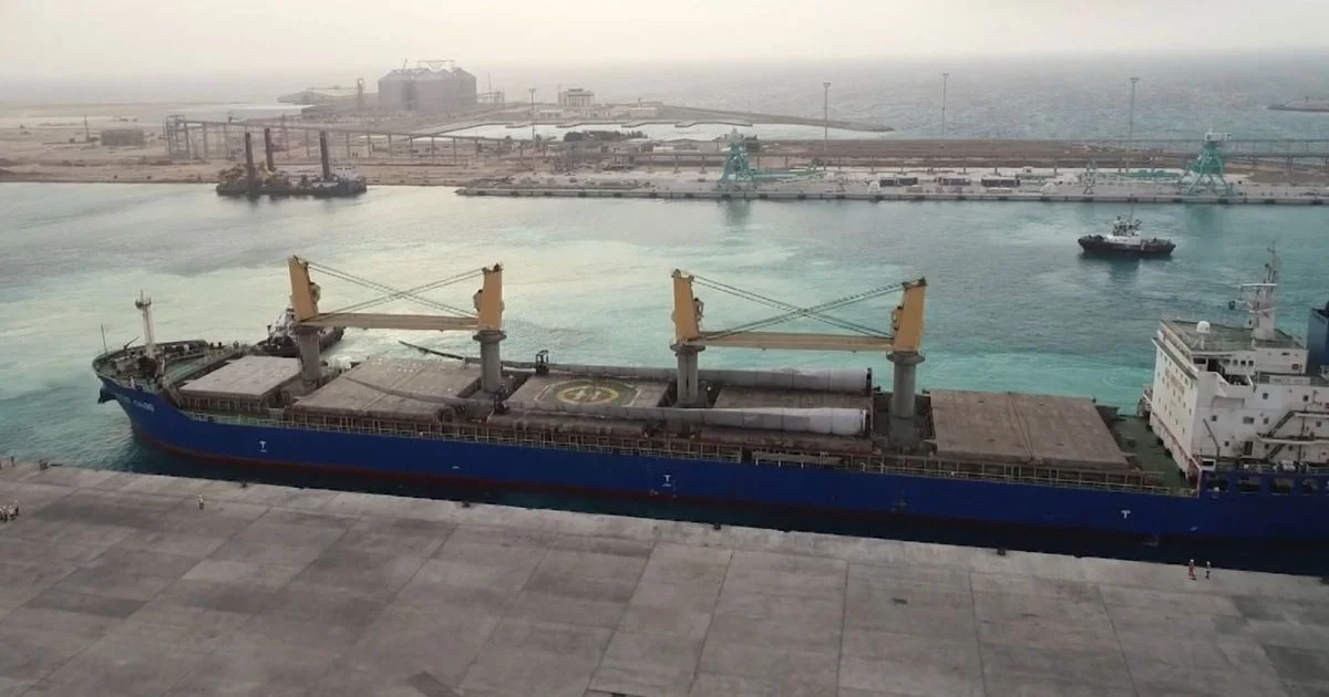 Coreia do Sul planeja novas rotas de transporte de petróleo pelo Mar Vermelho.