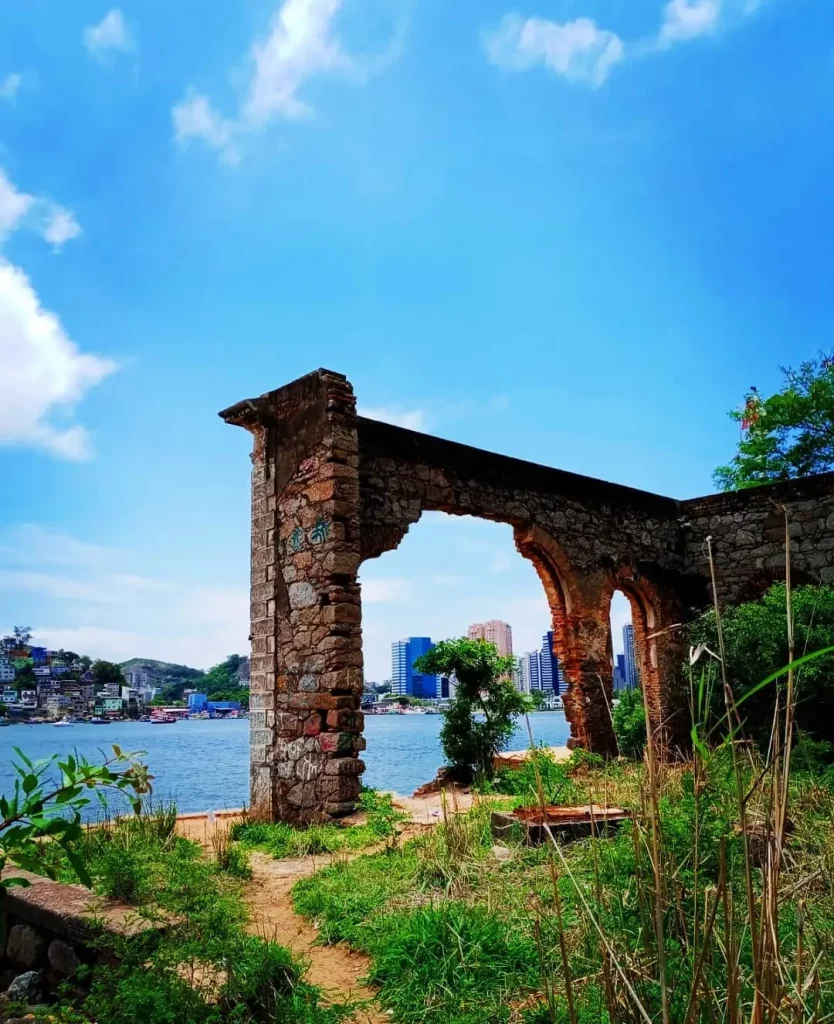Ruínas de Dona Marta: história em meio à natureza de Vila Velha
