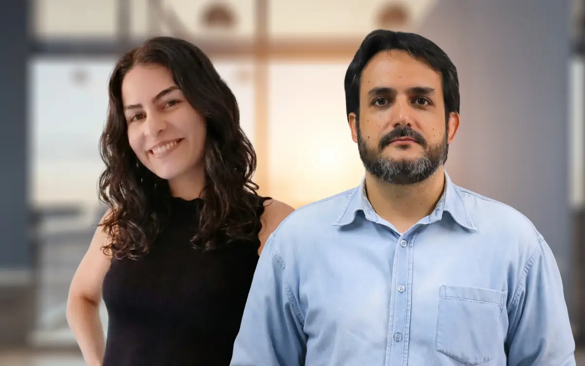 Daniela Cristina Neves de Oliveira é Cientista Social, Mestre em Ciências Sociais  e Doutora em Sociologia; Thiago de Carvalho Guadalupe é Cientista Social, Mestre em Sociologia e Doutor  em Política Social -