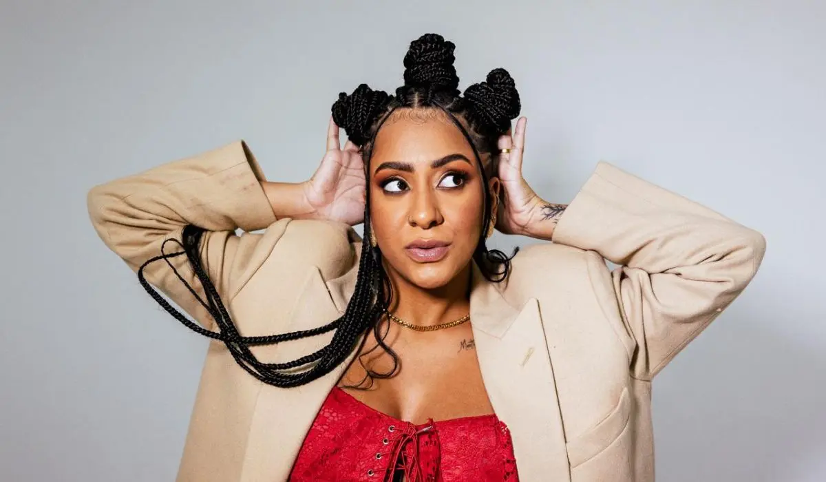 Artista Lourena se apresenta no Budah Convida durante o Festival Movimento Cidade 2026. Foto: divulgação