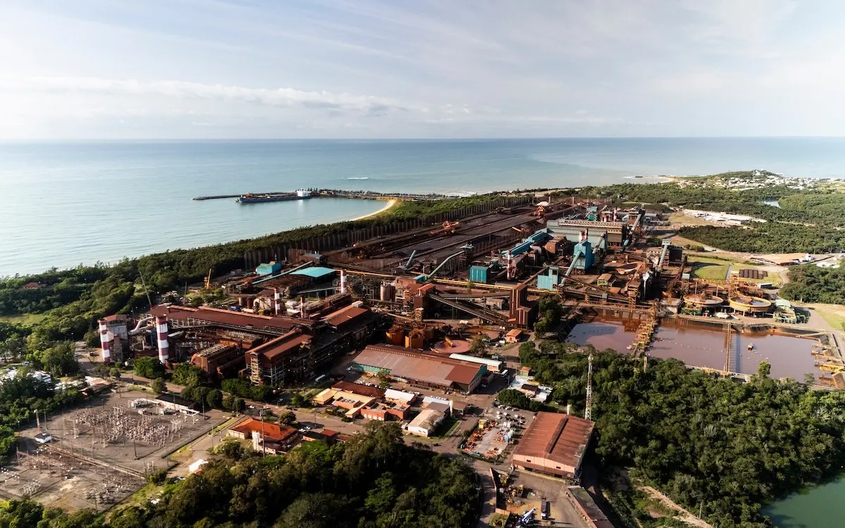 Samarco realiza pagamento no valor de R$ 6,8 bilhões para políticas públicas no Rio Doce.