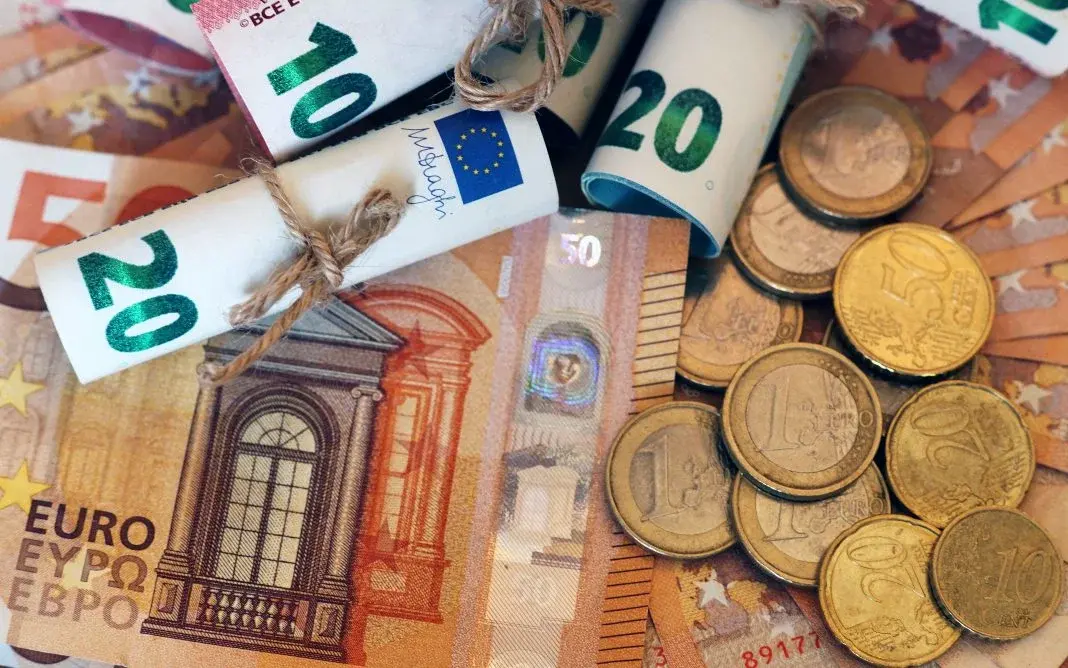 Mercado europeu fecha em baixa devido a dados do BCE e acordo entre EUA e Irã.