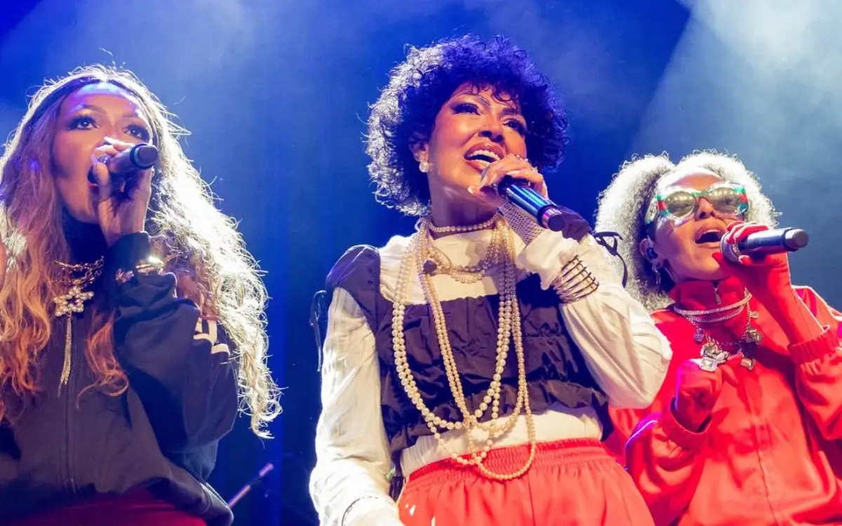Casa do Governador celebra 4 anos com show de Fat Family