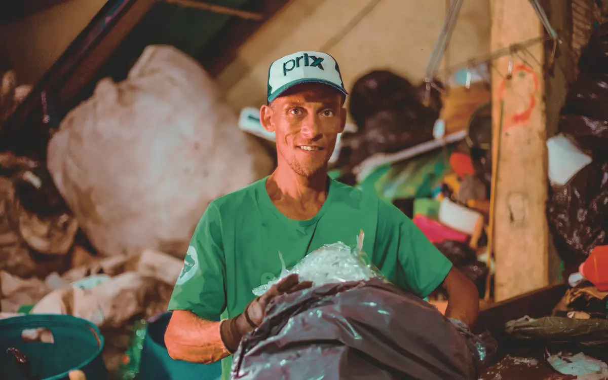 Modelo de gestão de resíduos sólidos é criado no Espírito Santo com incentivo à reciclagem.