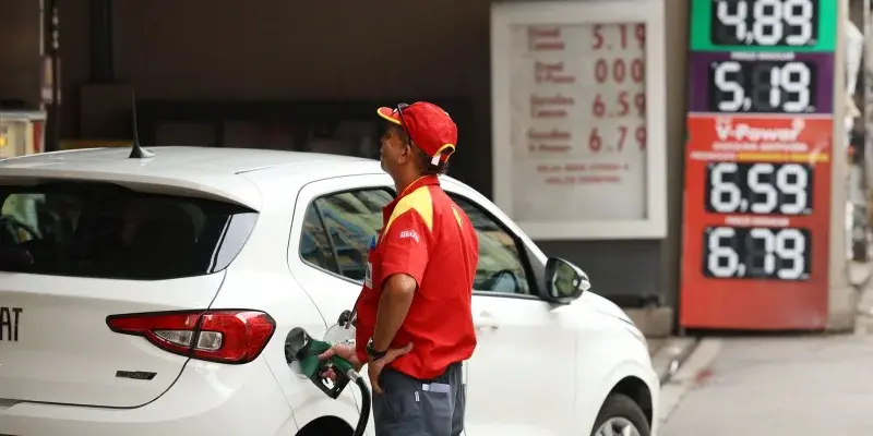 Preço do etanol registra queda significativa e se torna mais vantajoso que a gasolina.