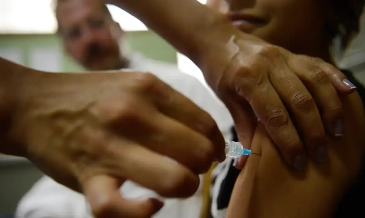 Estudo revela que HPV é responsável por 7,5 mil mortes por câncer no Brasil anualmente.