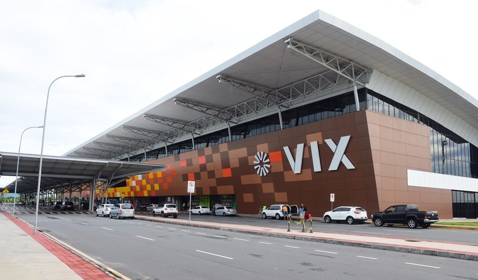 Aeroporto de Vitória registra aumento de passageiros durante o Carnaval de 2026.