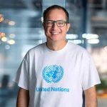 Marcel Carone é empreendedor social e Embaixador da Inclusão reconhecido internacionalmente pelas Nações Unidas. Atua na construção de políticas públicas inclusivas, no fortalecimento do Terceiro Setor e em causas como o combate à subnutrição infantil e à violência contra a mulher