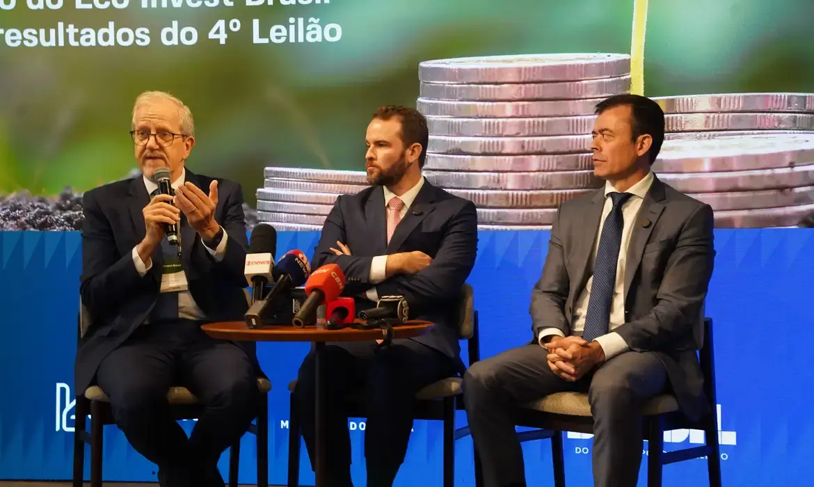 Leilão Eco Invest destina R$ 13,2 bilhões para bioeconomia e infraestrutura na Amazônia Legal.